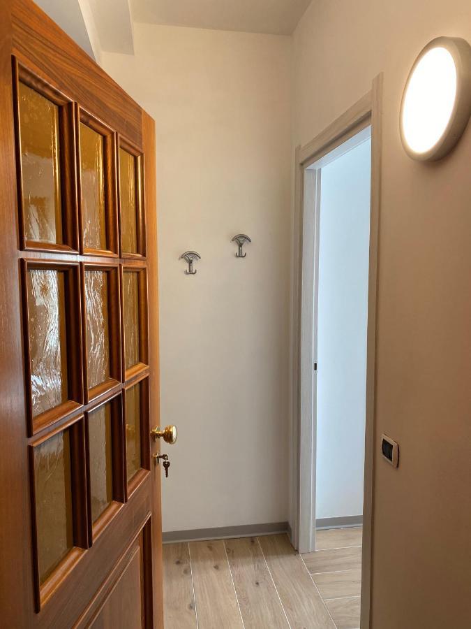 Casa Sandrina Caprino Veronese Bagian luar foto